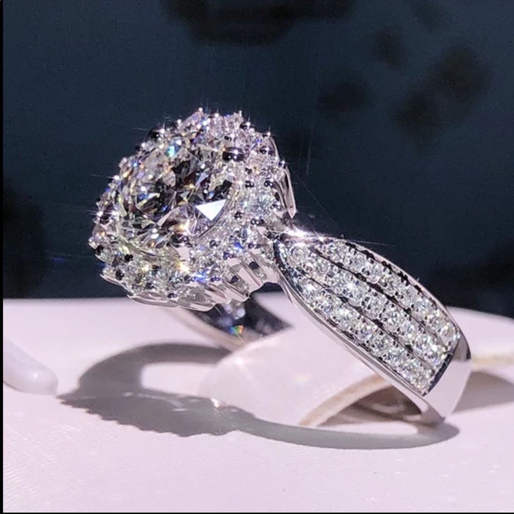 New 935 Silver Dainty around Flower Diamond Ring - Picture 4 of 6